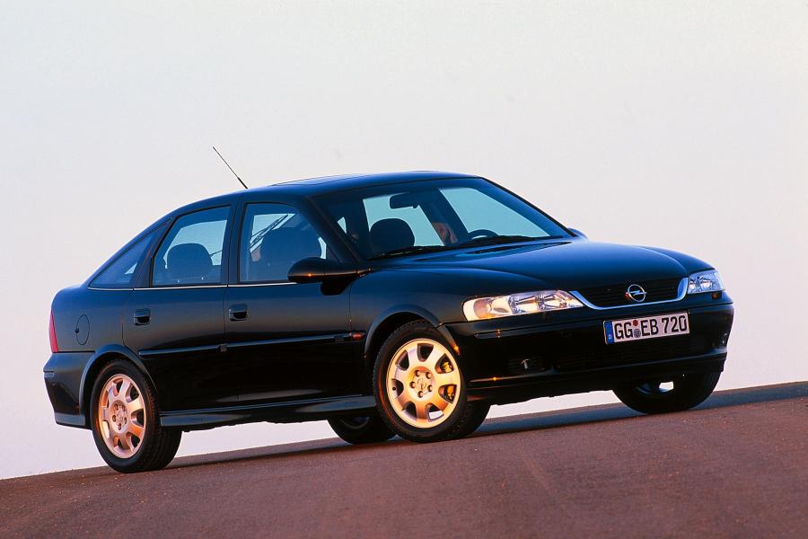  Opel Vectra Hatchback (B) 1999 года  (фото 1 из 9)